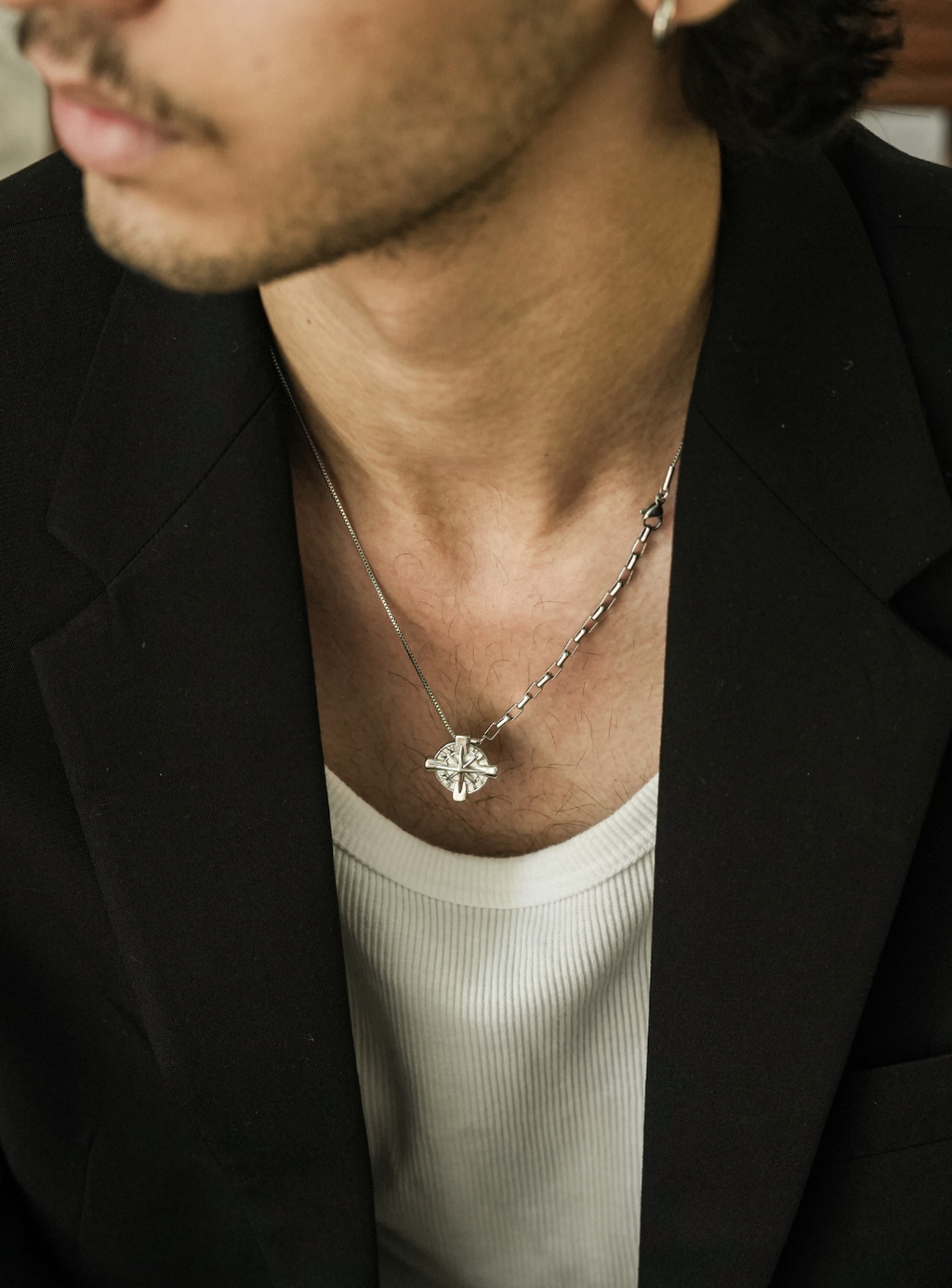 Ciondolo bussola con catena (argento)