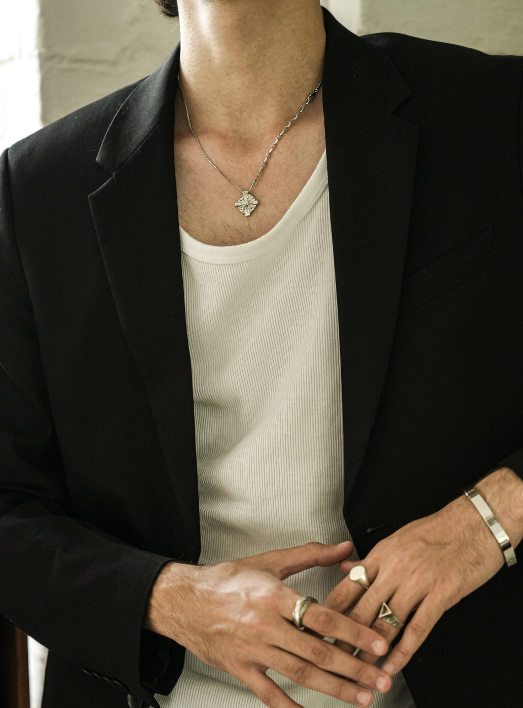 Ciondolo bussola con catena (argento)