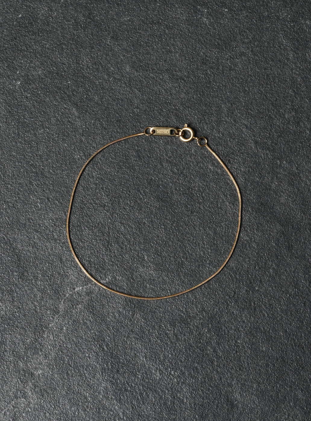 Bracciale a catena dorata da 1 mm