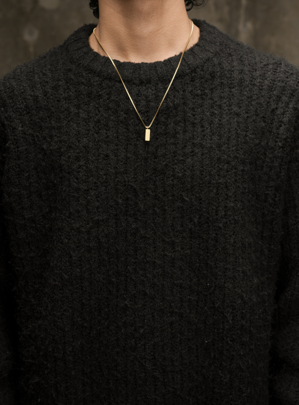 Ciondolo con sigillo dorato con catena