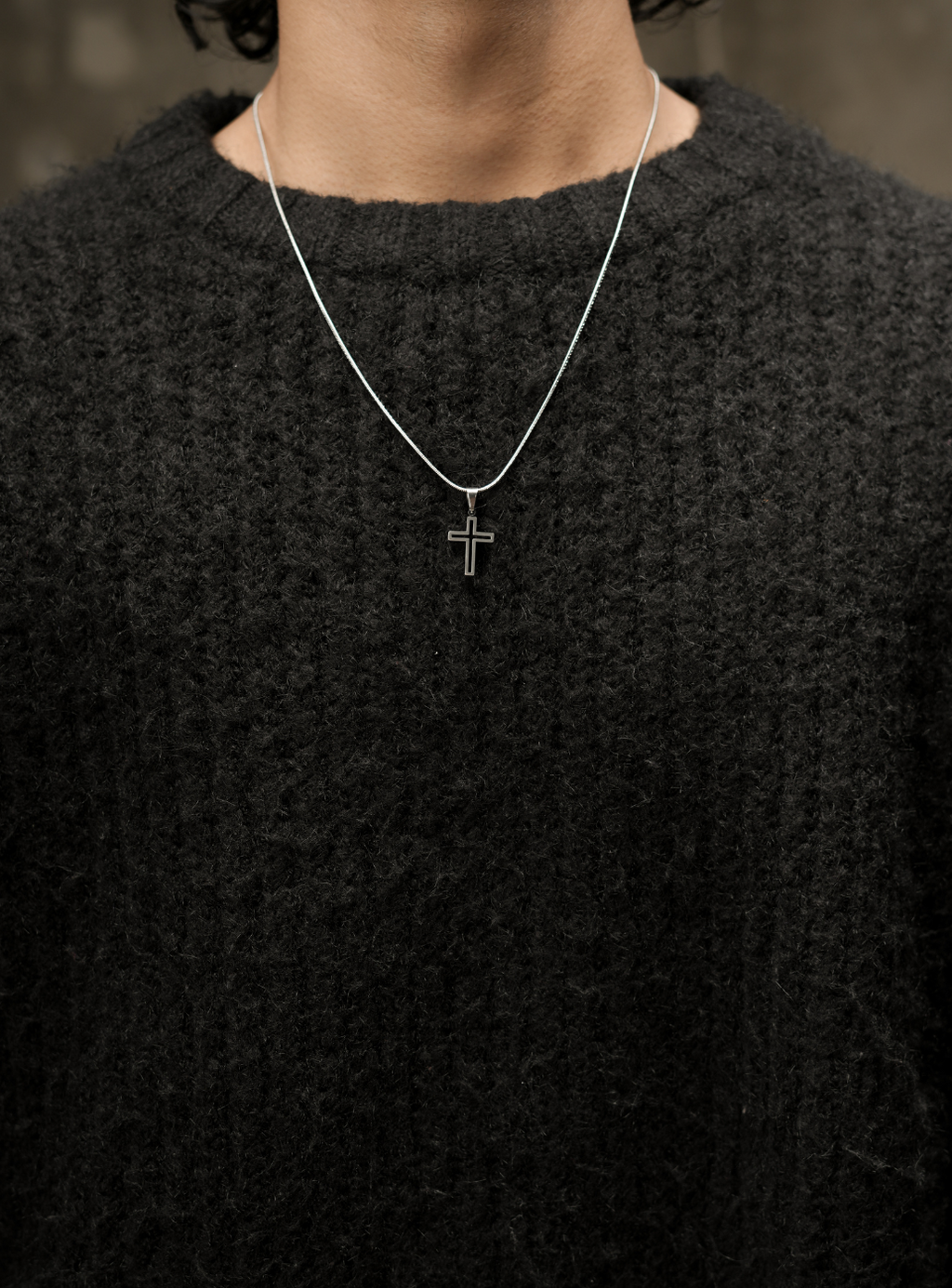 Ciondolo a croce sagomata