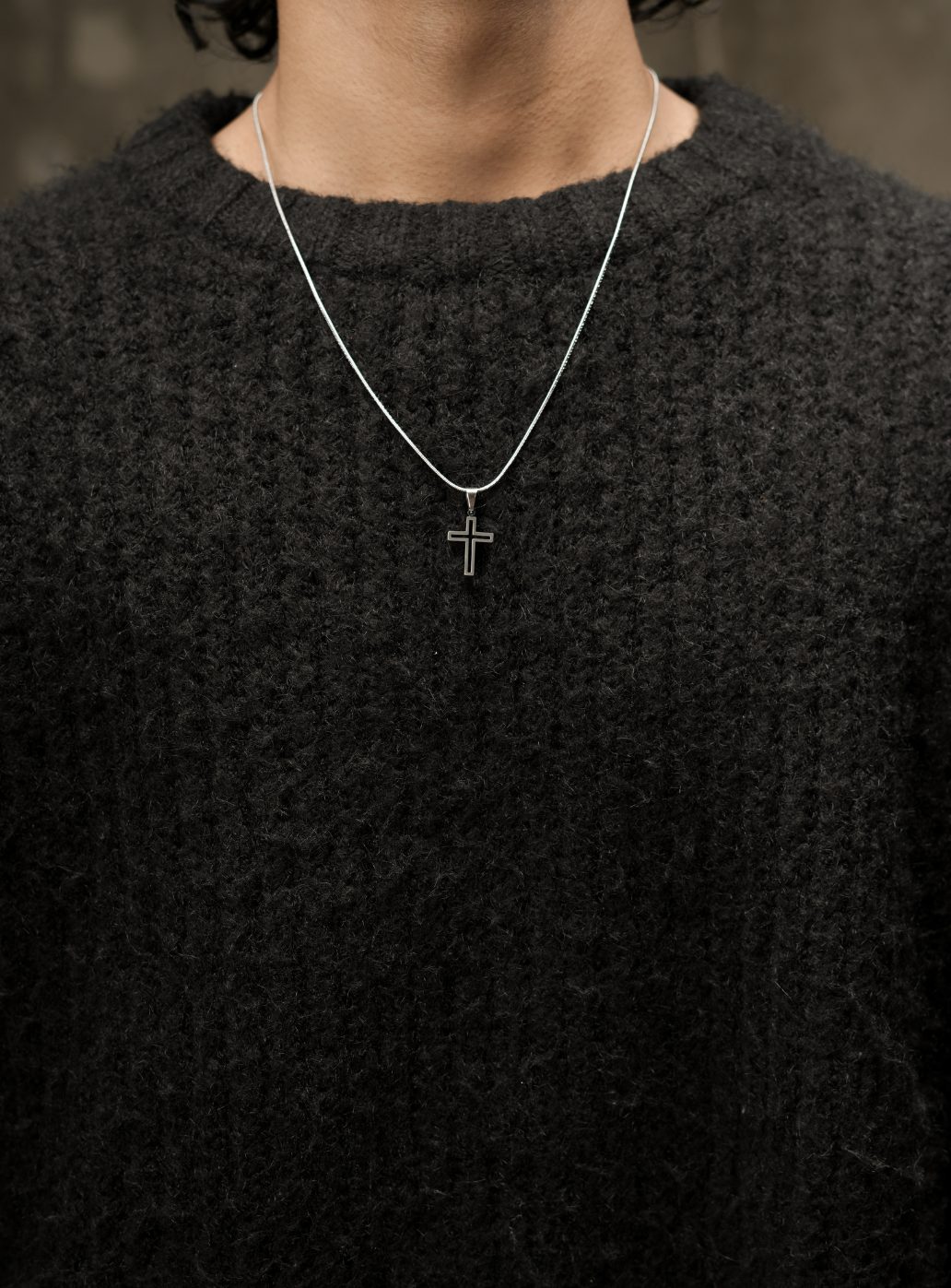 Ciondolo a croce sagomata