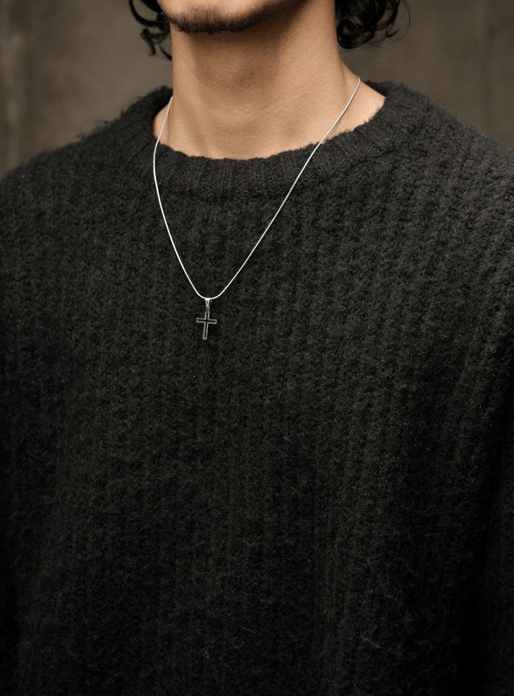 Ciondolo a croce sagomata