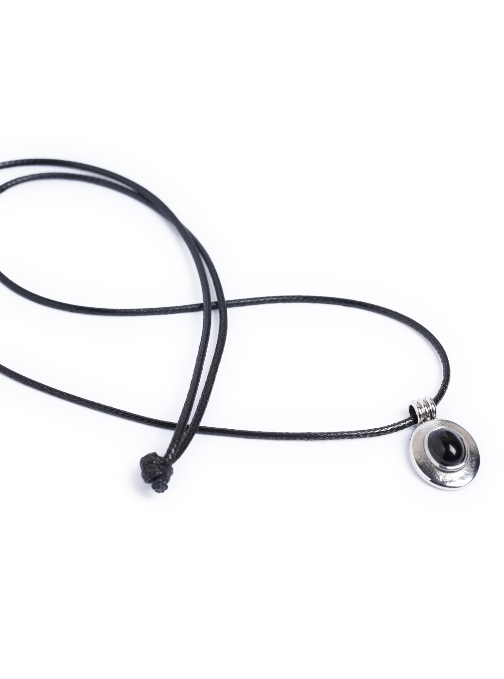 Ciondolo Orbita Nera con Cordoncino