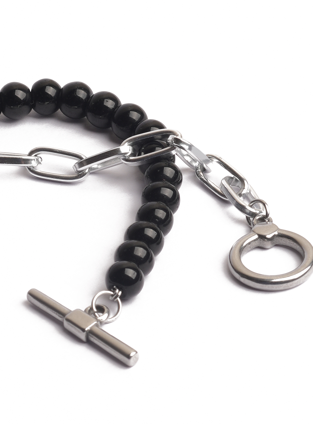 Braccialetto con perline nere metà e metà