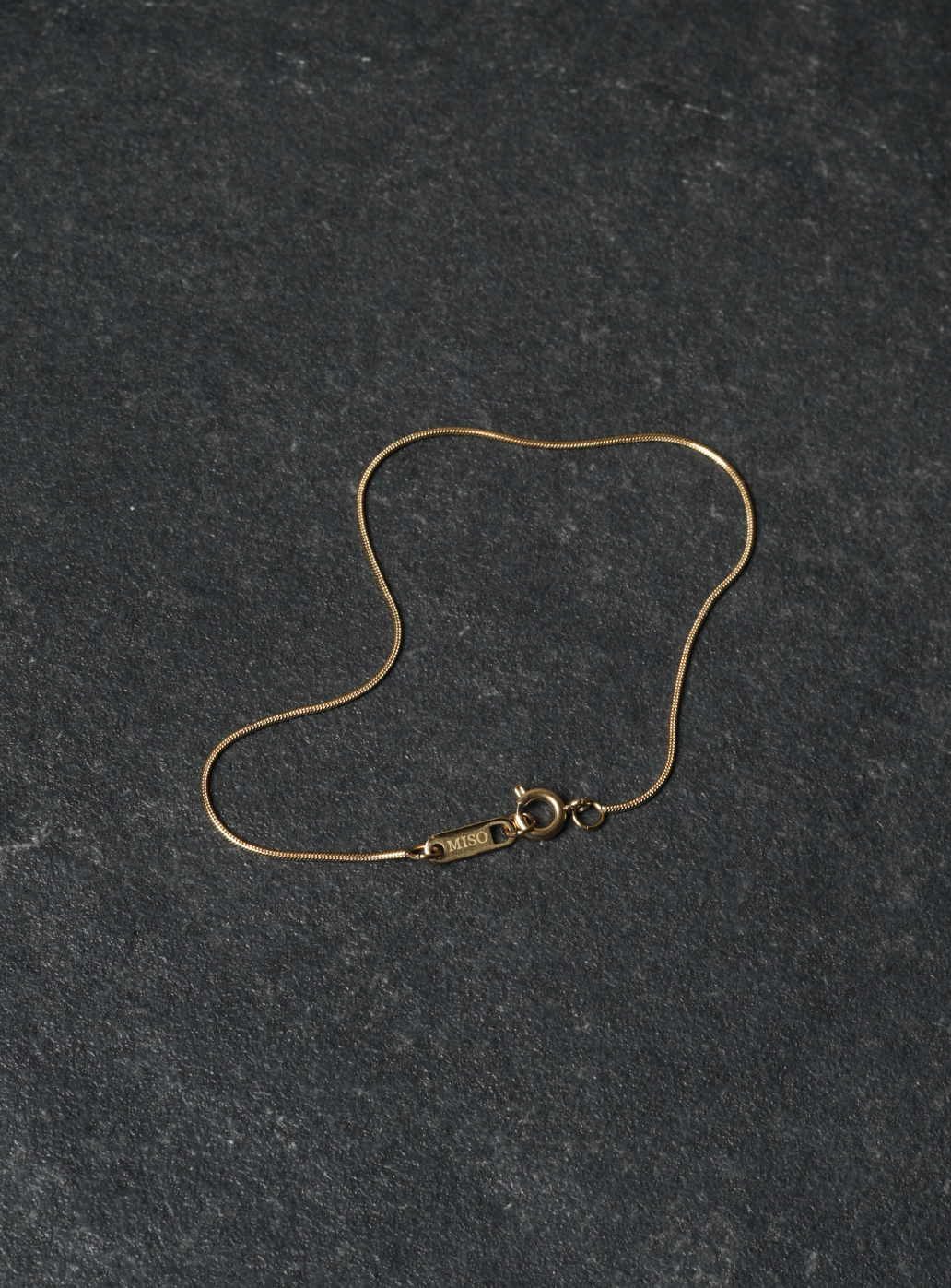 Bracciale a catena dorata da 1 mm