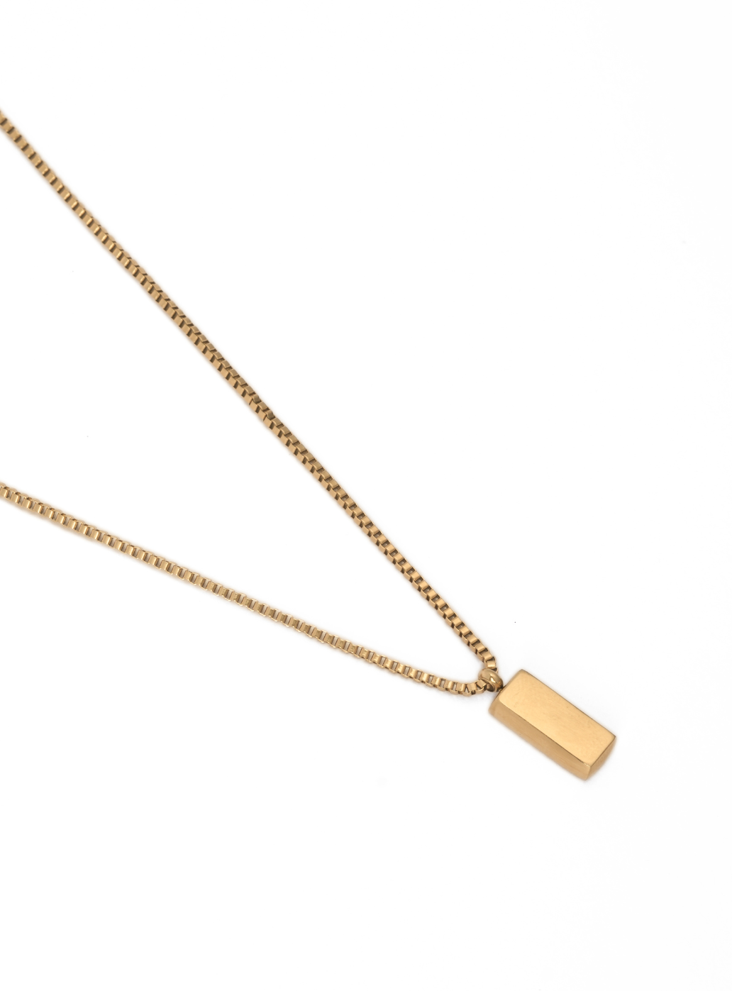 Ciondolo con sigillo dorato con catena