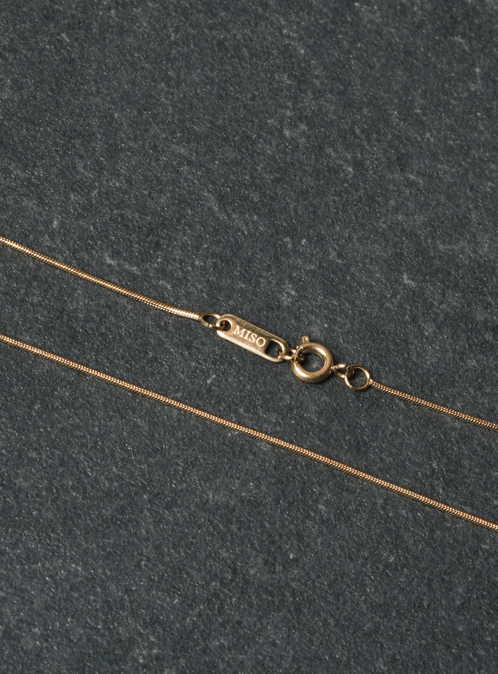 Bracciale a catena dorata da 1 mm