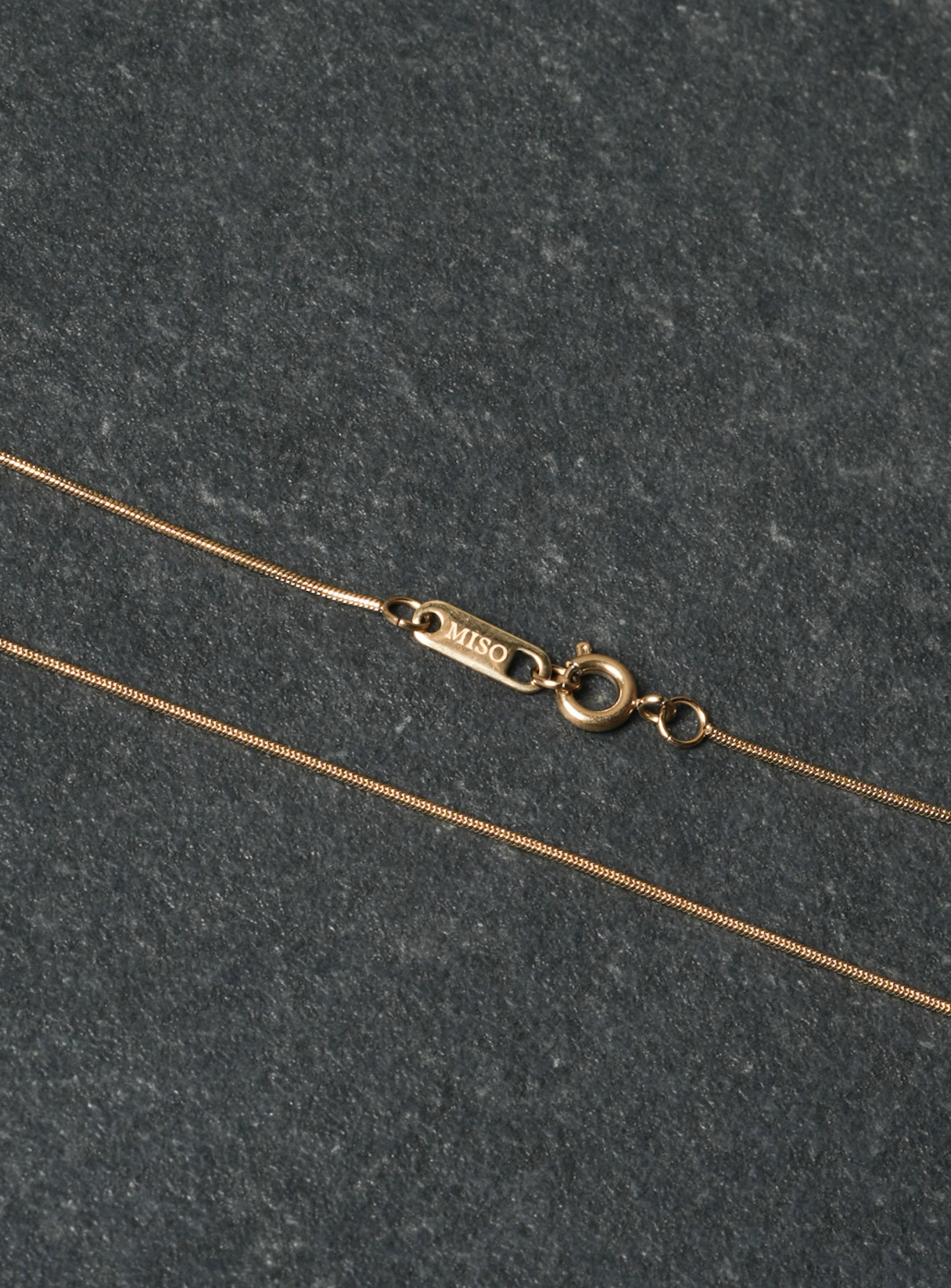 Bracciale a catena dorata da 1 mm