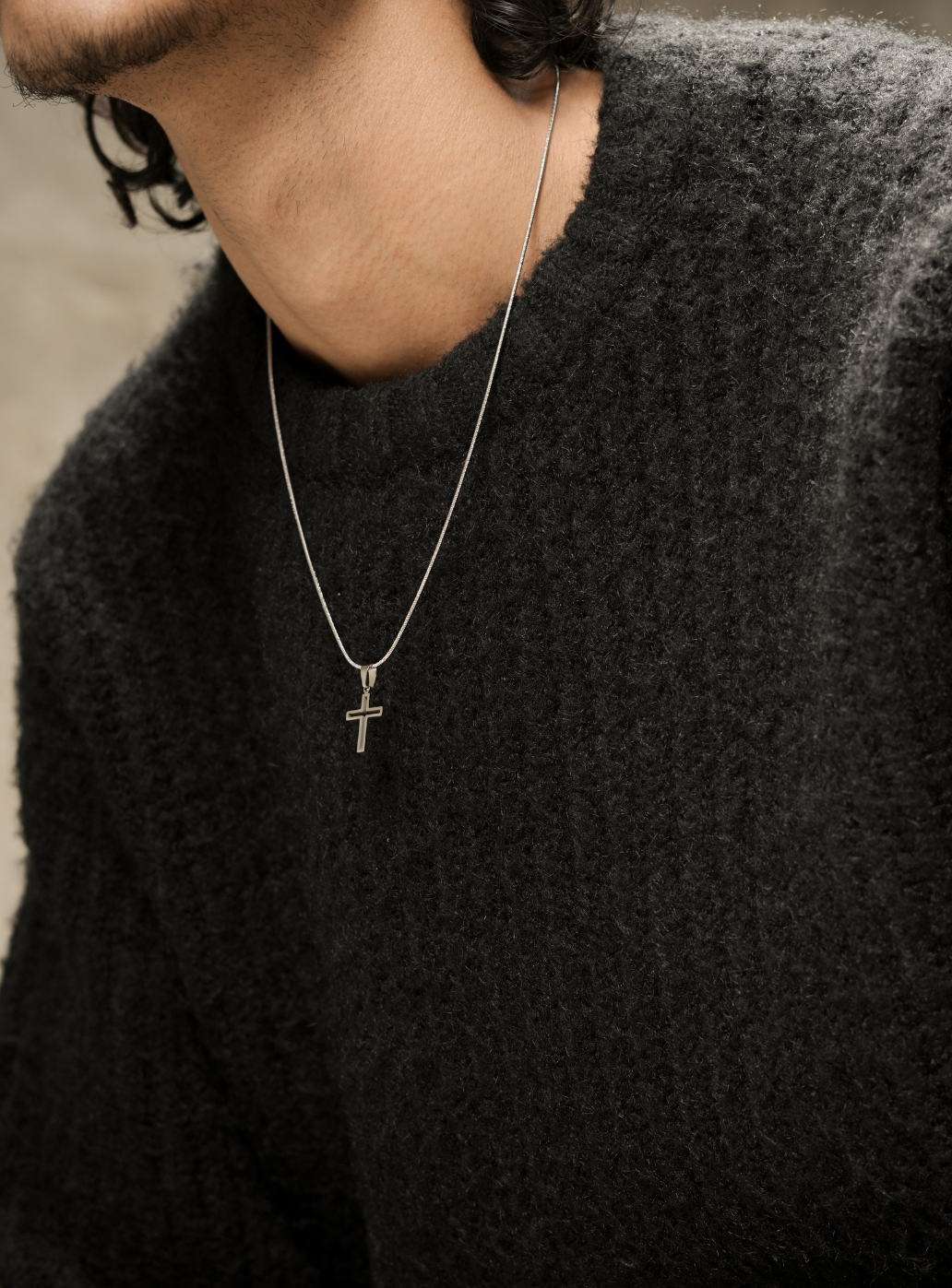 Ciondolo a croce sagomata