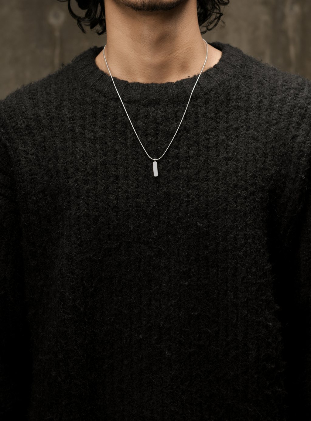 Ciondolo a barra elegante con catena