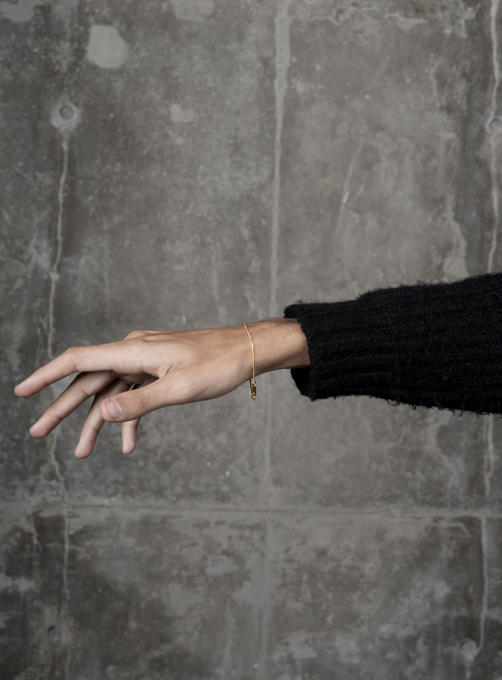 Bracciale a catena dorata da 1 mm