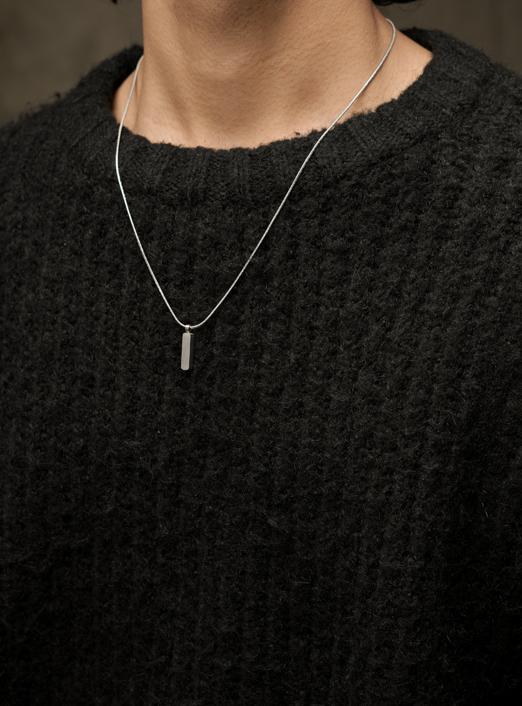 Ciondolo a barra elegante con catena