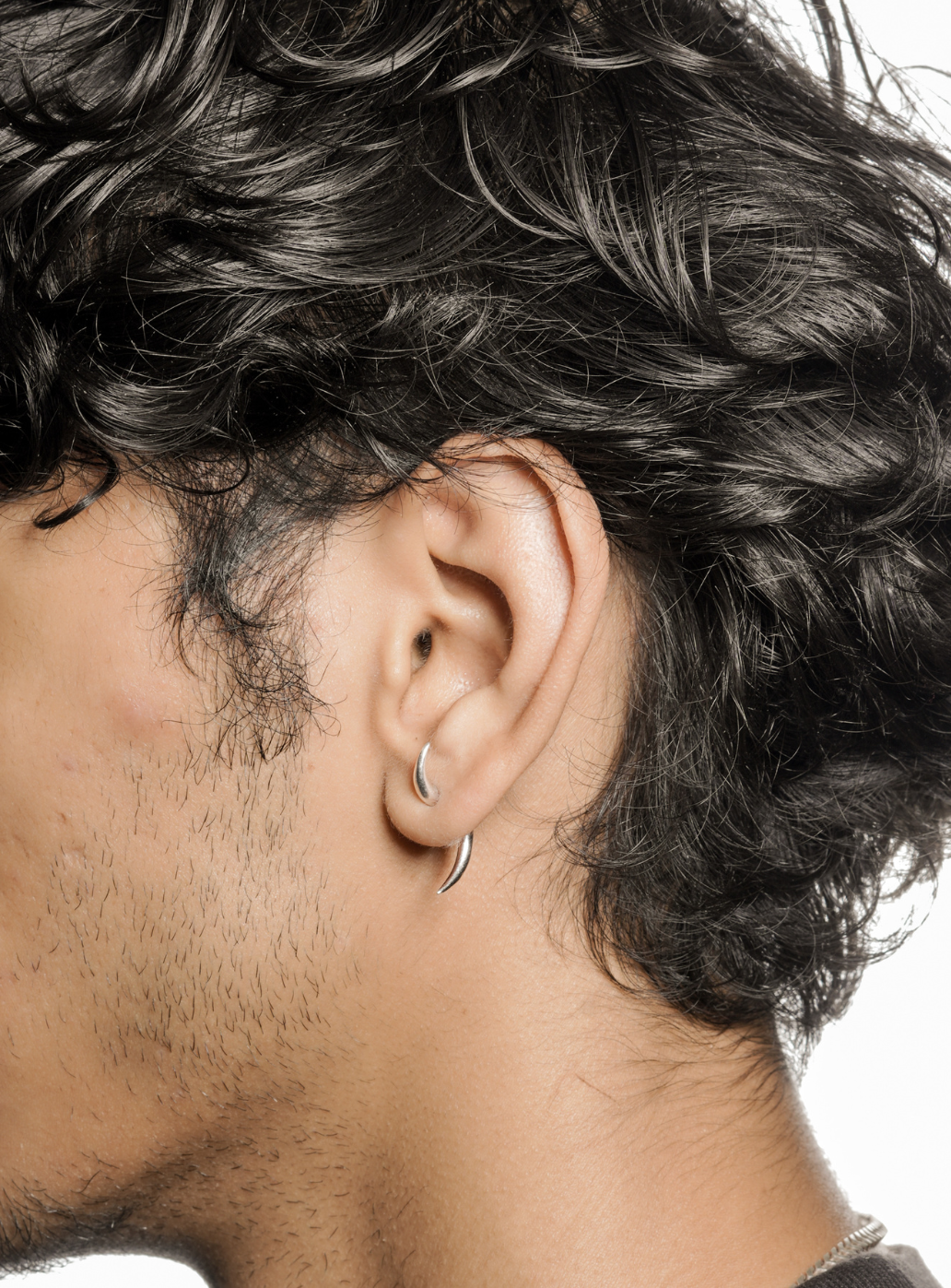 Orecchino a forma di artiglio 