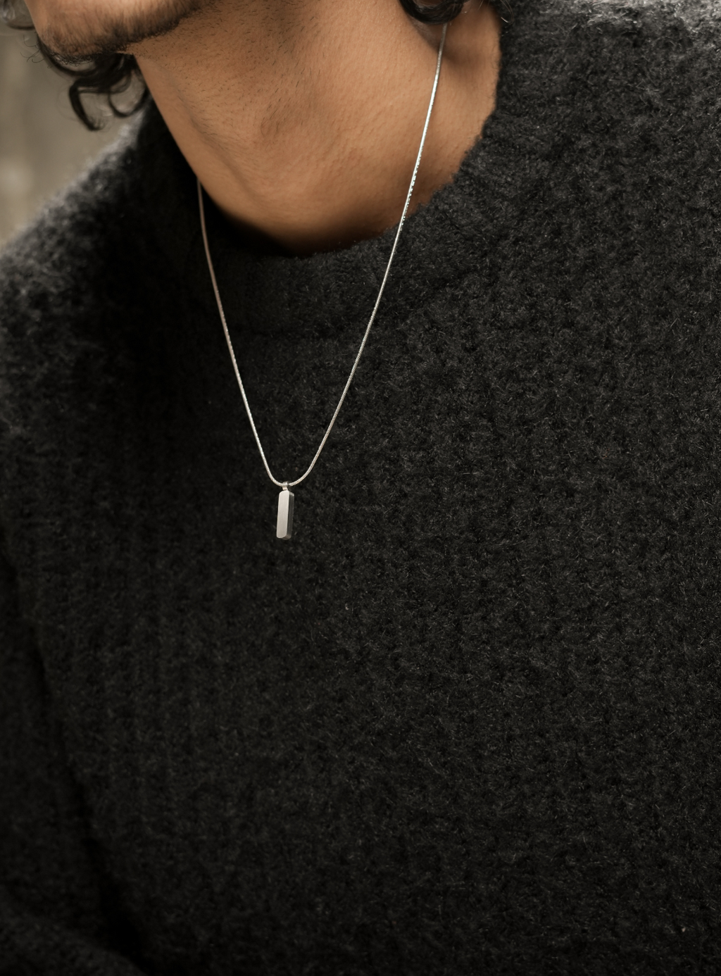 Ciondolo a barra elegante con catena