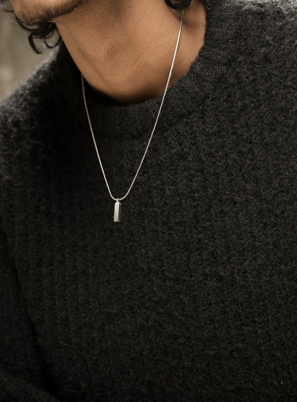 Ciondolo a barra elegante con catena