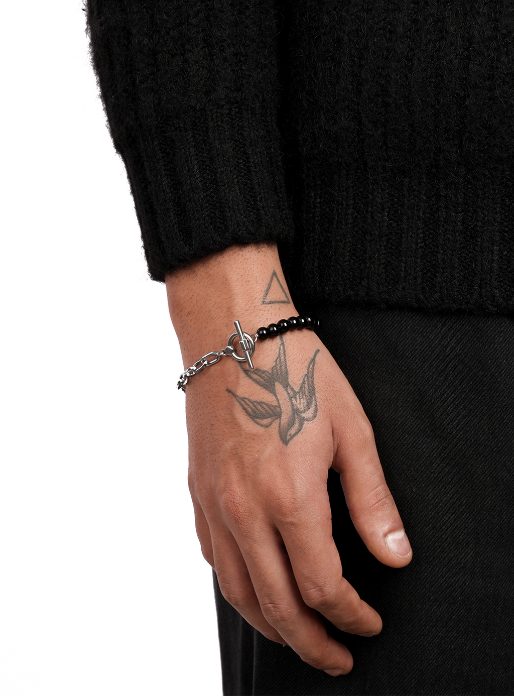 Braccialetto con perline nere metà e metà