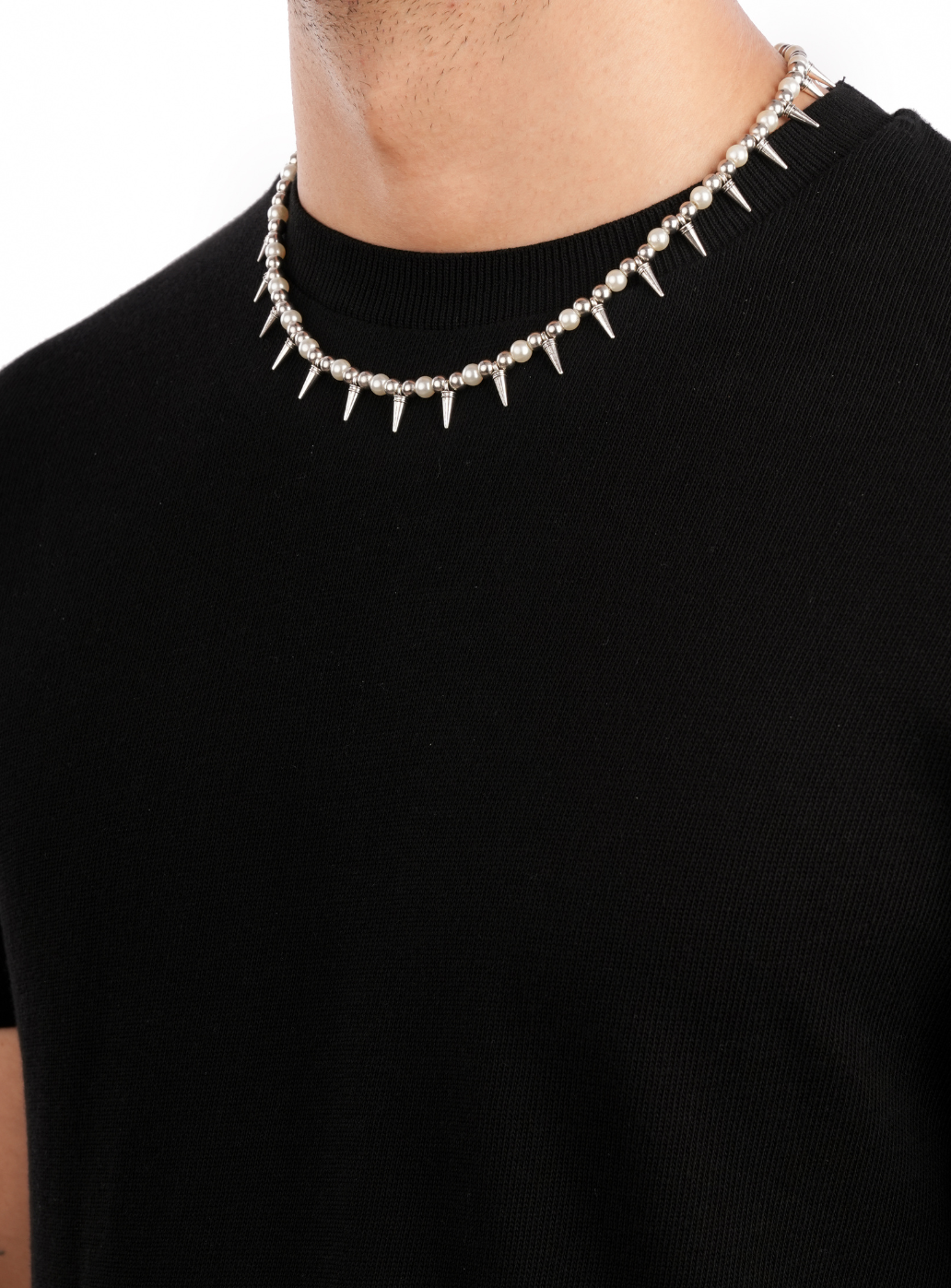 Collana metallica con perle Spike