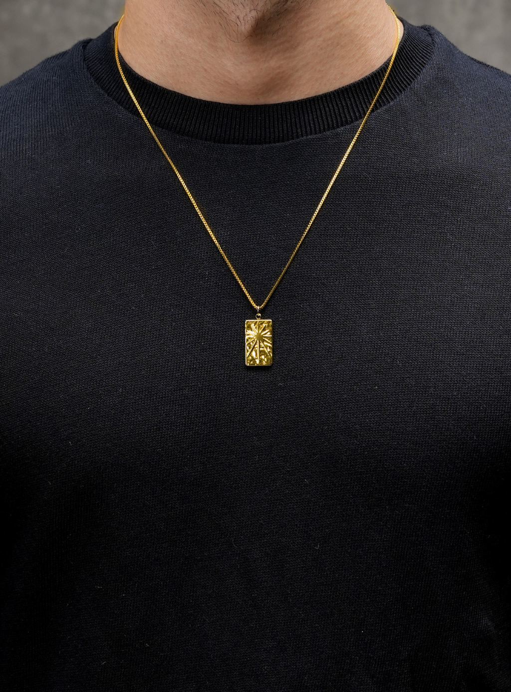 Ciondolo Svarna con catena