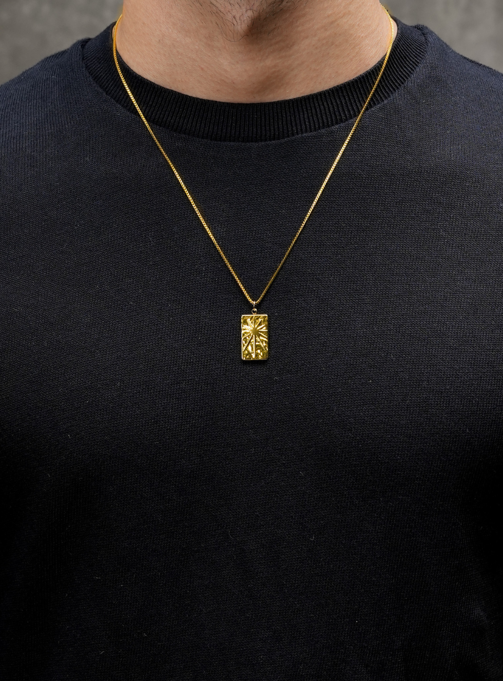 Ciondolo Svarna con catena