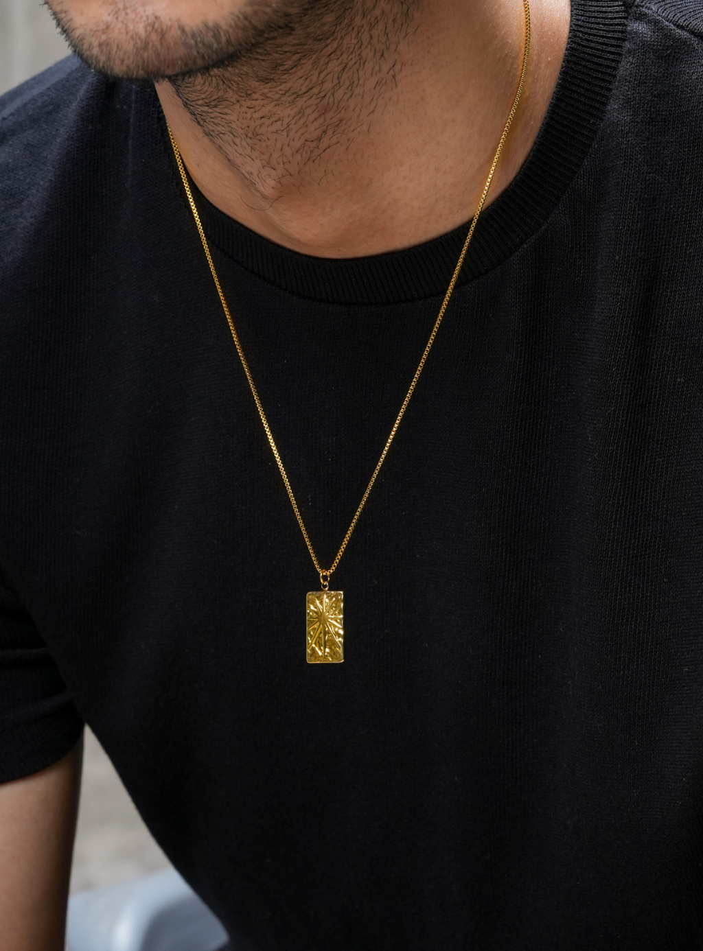 Ciondolo Svarna con catena