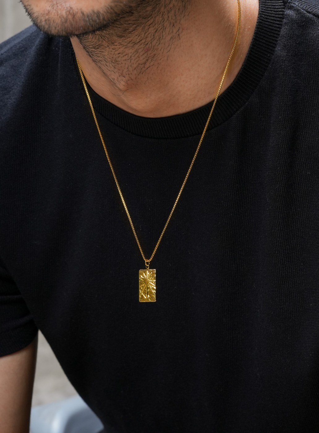 Ciondolo Svarna con catena