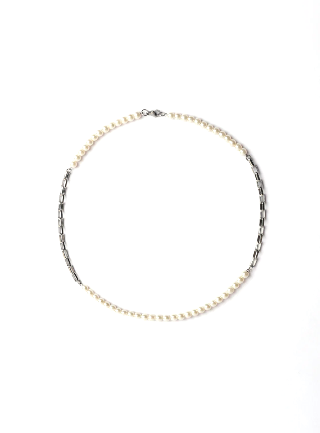 Collana simmetrica con perle e catena a blocchi